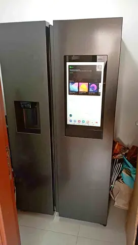 Samsung family hub side by side water dispenser ice maker refrigerator