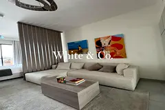 LARGE STUDIO | MULTIPLE OPTIONS AVAILABLE