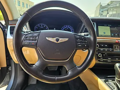 صورة 6 لـ 2016 Genesis G80