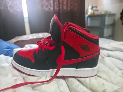 Jordan 1 Mid Banned