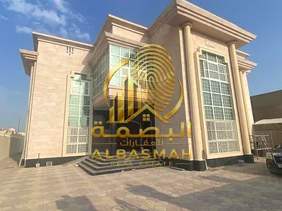 للبيع فيلا في الشارقه في الطرفا دورين ثلاث شوارع تملك مواطنين وخليجيين