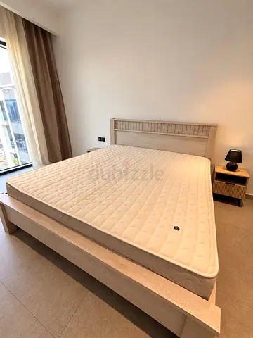 King size bed