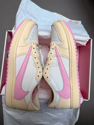 Jordan 1 Travis Scott shy pink
