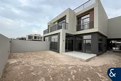 Single Row | Spacious Living | 4 En-Suite