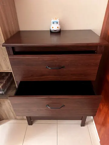 Chest of drawers