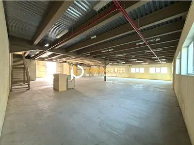 NO TEX-NO WASEL FEE-BRIGHT-SPACIOUS-WAREHOUSE WITH BUILT IN MEZZANINE & OPEN FLOOR -WITH BUILT IN OFFICE-KITCHEN