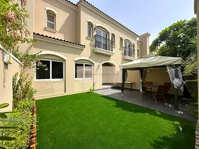 SINGLE ROW | Landscaped Garden | Community Expert