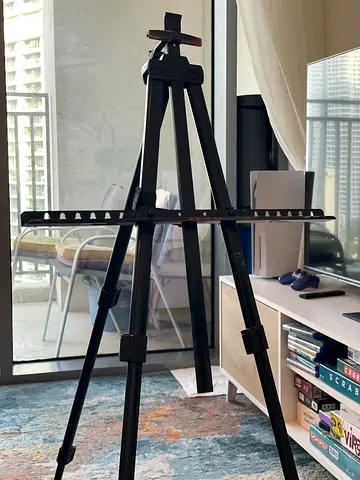 Adjustable Metal Artist Easel / Studio Tripod Stand