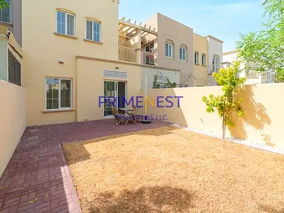 PRIVATE GARDEN | SINGLE ROW | BRIGHT VILLA