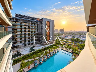 UNFURNISHED | VACANT | POOL VIEW