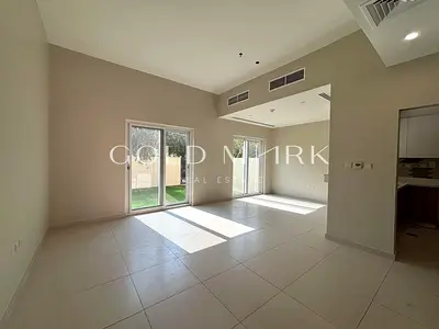 Prime Location | Mid Unit | Vacant on Mid November