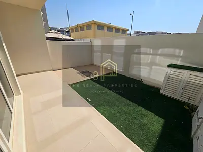 **RENOVATED**PVT SINGLE SOTREY 2BR-PVT ENTRANCE-SHARED POOL