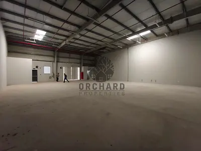 Main Road Easy Loading and Unloading Heighted Roof Wide parking Good location