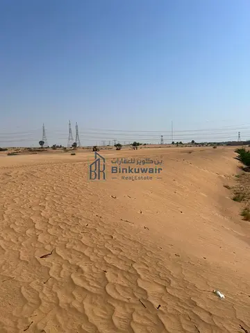 للبيع ارض ضخمه بالصجعه علي الطريق الذيد الرائيسي