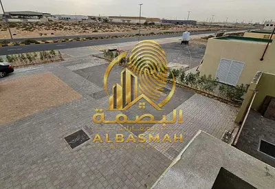 مستودع للإيجار في واحة الصجعة الصناعية – موقع رئيسي على الشارع العام