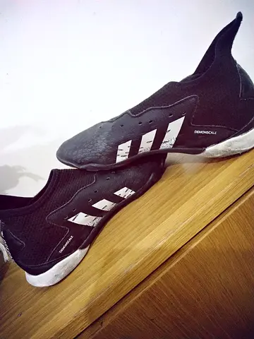 Adidas Football Shoes – Size 35 – Like New ⚽