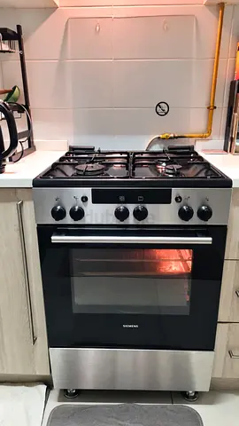 Siemens 60cm freestanding gas cooker with oven - stainless steel, good condition