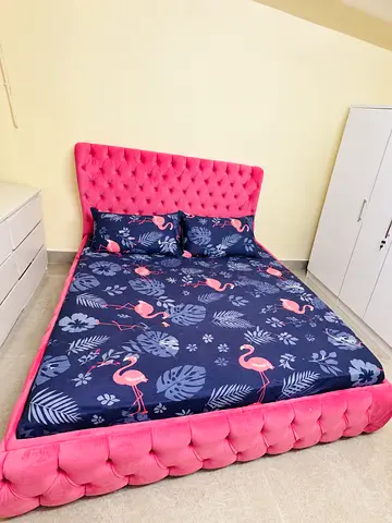 King size Pink tufted velvet double bed with headboard - good condition