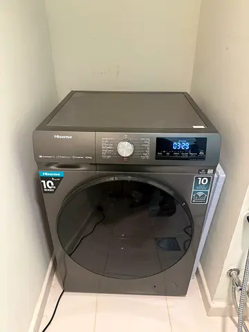 Hisense Front Load Washing Dryer 2in1 -10/6kg, Good Condition