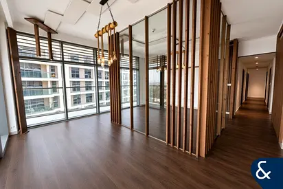 Large Corner Unit | Modern | 3 Beds + Maids