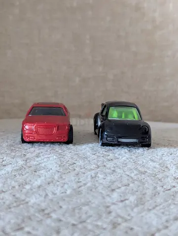 Hot Wheels Custom Bundle | Volkswagen Beetle Cup & Chrysler 300C | Diecast Toy Cars