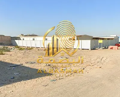 للبيع عقار مكون من حوطتين في الصناعيه 12 الشارقه