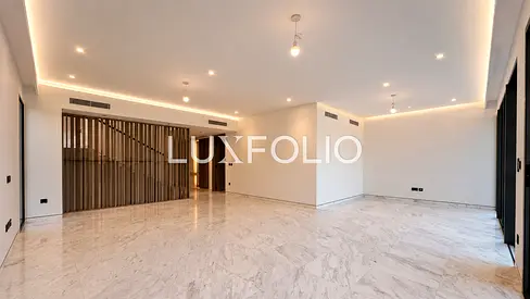Spacious Living | Well Maintained | Closed Kitchen