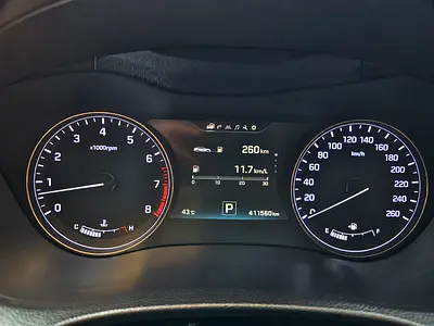 صورة 7 لـ 2016 Genesis G80