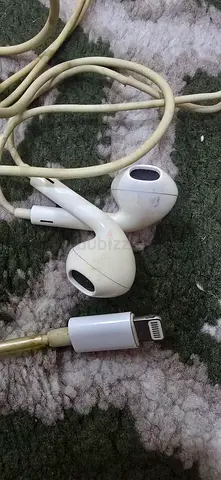 Used Apple EarPods with Lightning Connector