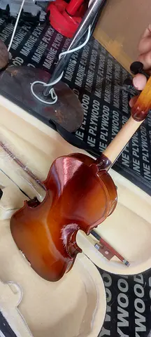 Unused Violin and guitar in Hard Case - Good Condition