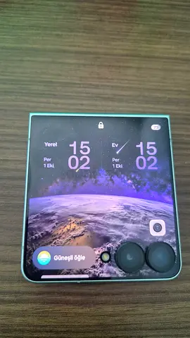 Z Flip 7 — Good Condition