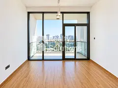 Bright Studio | Smart Layout | Pool Access I One Call to Secure