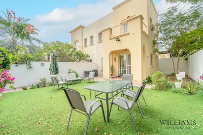 EXCLUSIVE | 2 BEDROOMS | STUDY | END UNIT