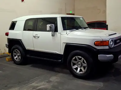 صورة 5 لـ 2014 Toyota FJ CRUISER