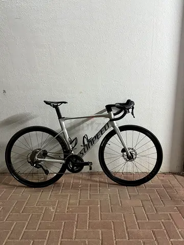 Aerodynamic road bike