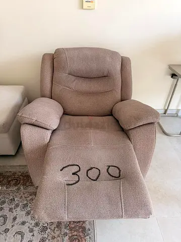Comfortable single recliner armchair - good condition