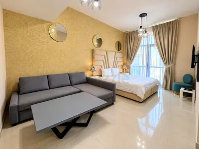 0% COMMISSION, female apartment Luxury master bedroom with attached washroom , balcony , marina view