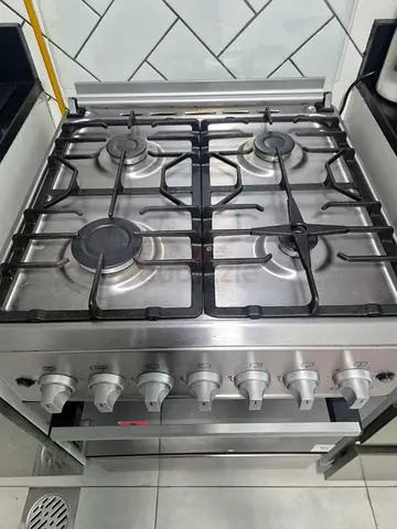 DAEWOO Stainless Steel 5-Burner Gas Range with Oven - Good Working Condition Used for 1 year