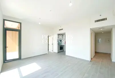Freehold | Vacant | Closed Kitchen