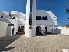FULLY RENOVATED 5BR VILLA NEXT TO THE BEACH