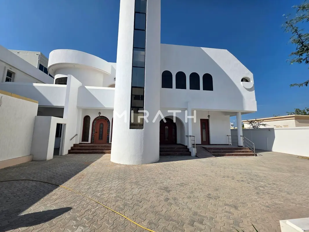 FULLY RENOVATED 5BR VILLA NEXT TO THE BEACH