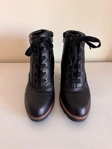 Naturalizer black leather lace-up ankle boots