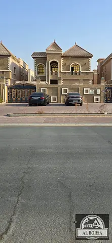 للايجار في المويهات2 فيلا تجاري 5 غرف ومجلس و2 صالة مع مطبخ واسع وغرفة خادمه