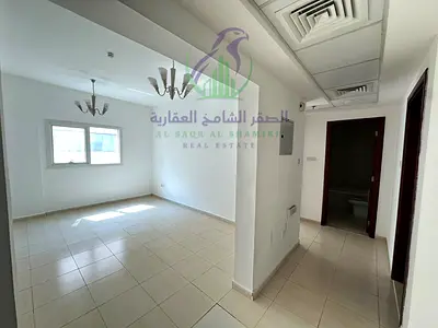 غرفة وصالة بالتعاون مكان مخصص لخزائن الملابس سكن عائلي جيم ومسبح وساونا وجاكوزي مجاني سعر مميز جدًا 4 أو 6 شيكات