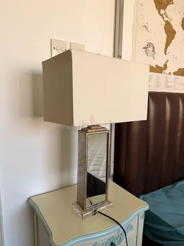 Home lamp with mirror surface