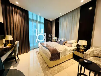 HOT DEAL | Classic Living - Posh - Vacant - Exclusive