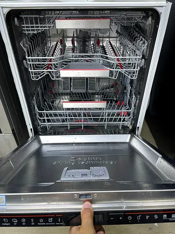 BOSCH built-in Series 8 wifi Fully Integrated dishwasher Almost New