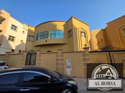 للإيجار السنوي بمنطقة الروضه 1 فيلا خمس غرف نوم ماستر ومجلس و صاله واستور
