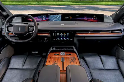 2025 Lincoln NAVIGATOR — фото 8