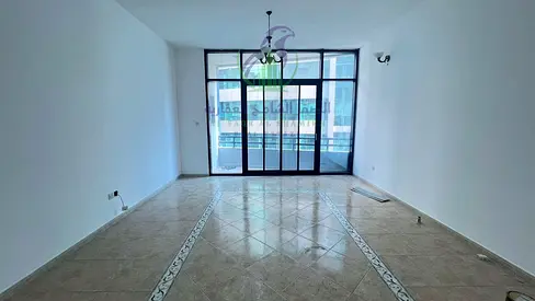 ثلاث غرف وصالة للإيجار السنوي في المجاز 3، تكييف مجاني، غرفة ماستر، غرفة خادمة ماستر، بلكونة، باركنج مجاني